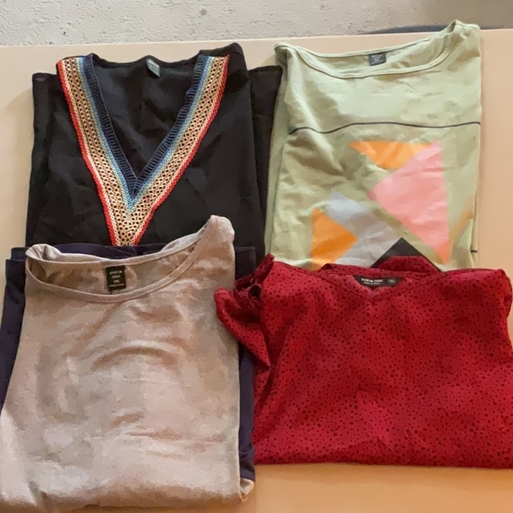 EUC woman’s shein shirts bundle of 4 short sleeve shirts